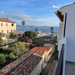 duplex-t3-climatise-plein-centre-terrasse-vue-mer.fr-provencehotel.com/